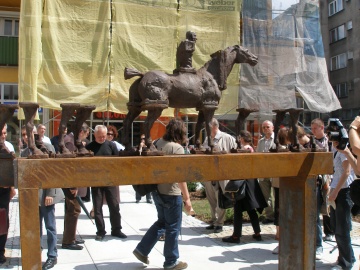Odsłonięcie rzeźby plenerowej „Koń” Zbigniewa Frączkiewicza we Szewskiej